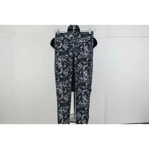 ladies GAIAM leggings size XS